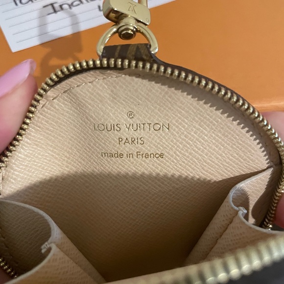 Louis Vuitton Coin Purse - Picture 3 of 4